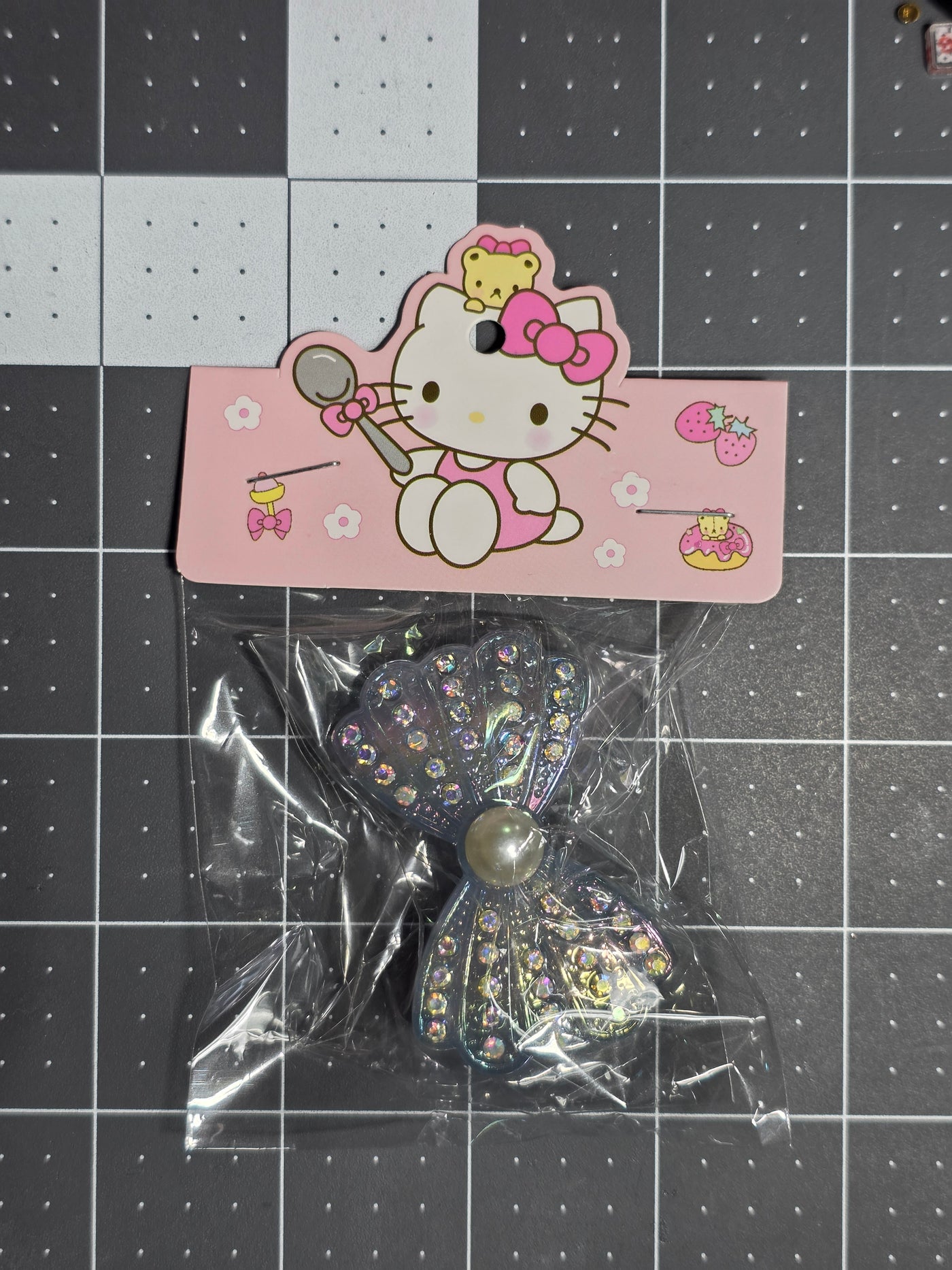 Rhinestone and Pearl Bow Resin Pendant